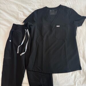 Figs Uman Jogger Scrub Pants in Black (with free Catarina Scrub Top)